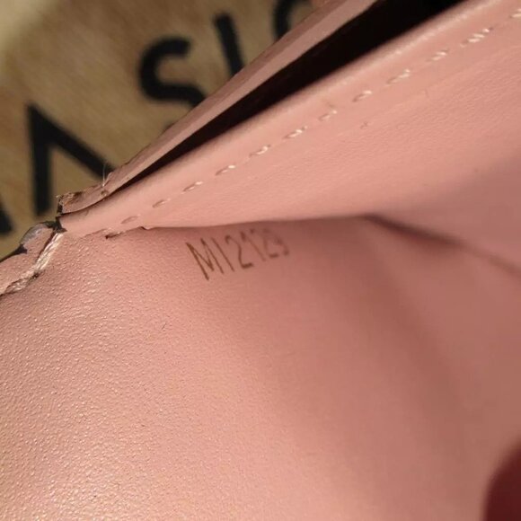 2019 Louis Vuitton FRANCE Damier Pink Croisette Pink Tassel Emilie Sarah Wallet - Picture 9 of 16